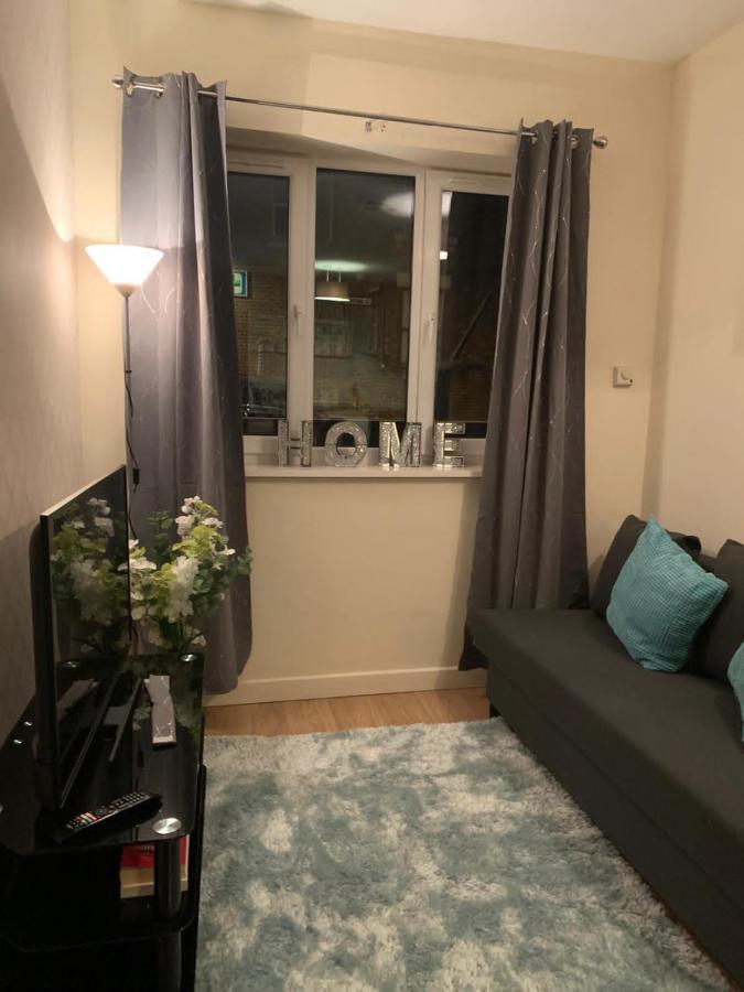 Absolute Stays In Sherwood- Nottingham Castle- Capital Fm Arena Nottingham- Contractors-Free Wifi- Free Parking- Long And Short Stays- Families-East Midlands Airport-Trent Bridge-Actors-Aria Court- Mansfield Dış mekan fotoğraf